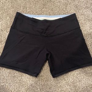Lululemon Black Women’s Spandex Bike Shorts 4” size 6